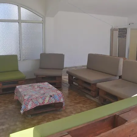 Casa Baleeira-bright Spacious Beach House סאגרש